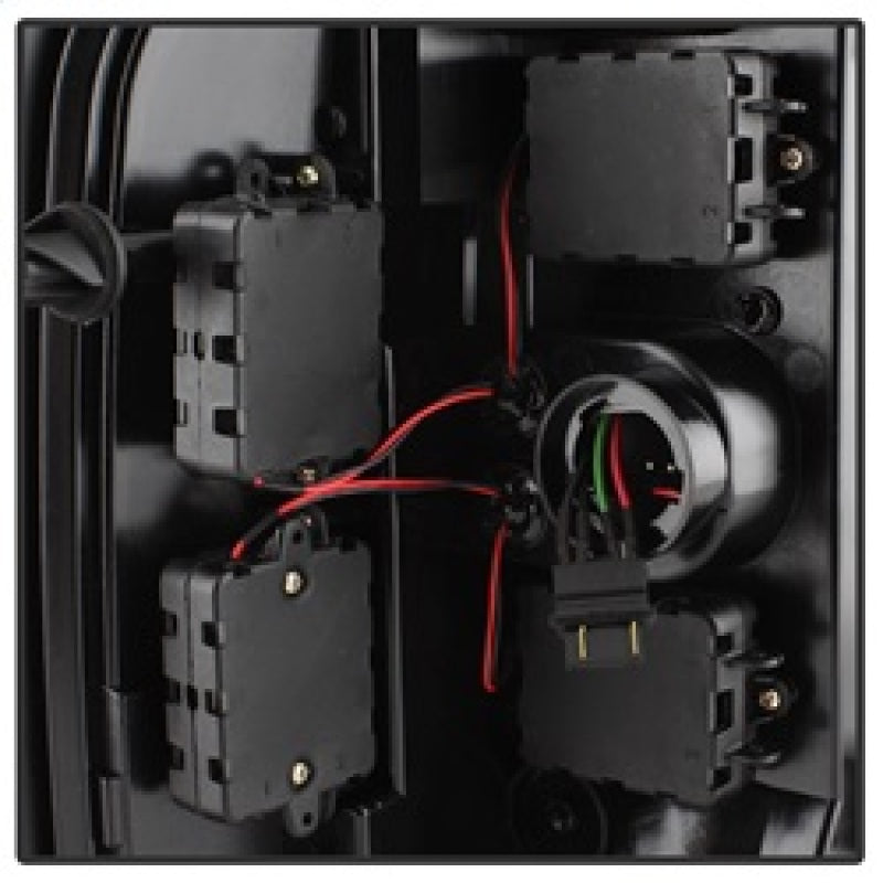 Spyder 07-13 Silverado (Will Not Work w/2010 921 Bulb)V3 Tail Lights Blk Smk ALT-YD-CS07V3-LBLED-BSM SPYDER