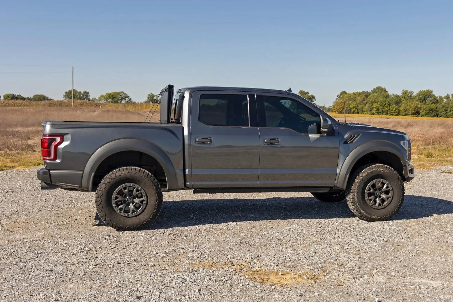 Rough Country Tri-Fold Bed Cover Ford F-150 (21-25) 49221550 Rough Country