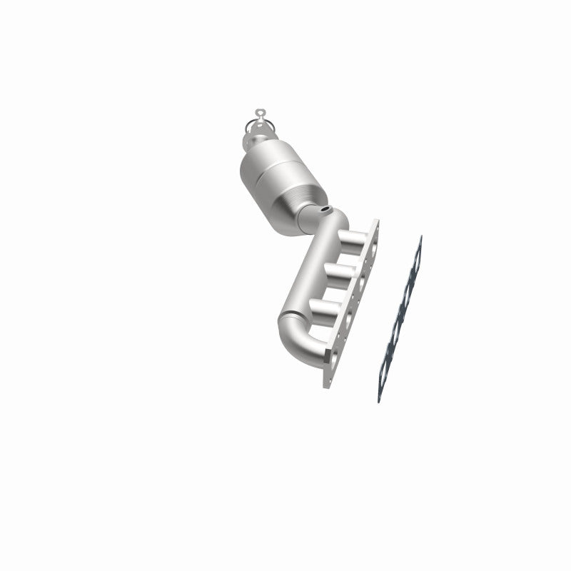 MagnaFlow Direct-Fit SS Catalytic Converter 04-06 Nissan Titan 5.6L V8 (California) Magnaflow