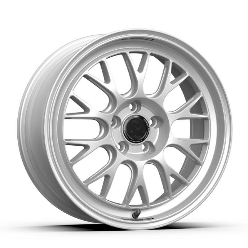 fifteen52 Holeshot RSR 18x8.5 5x112 42mm ET 57.1mm Center Bore Radiant Silver fifteen52