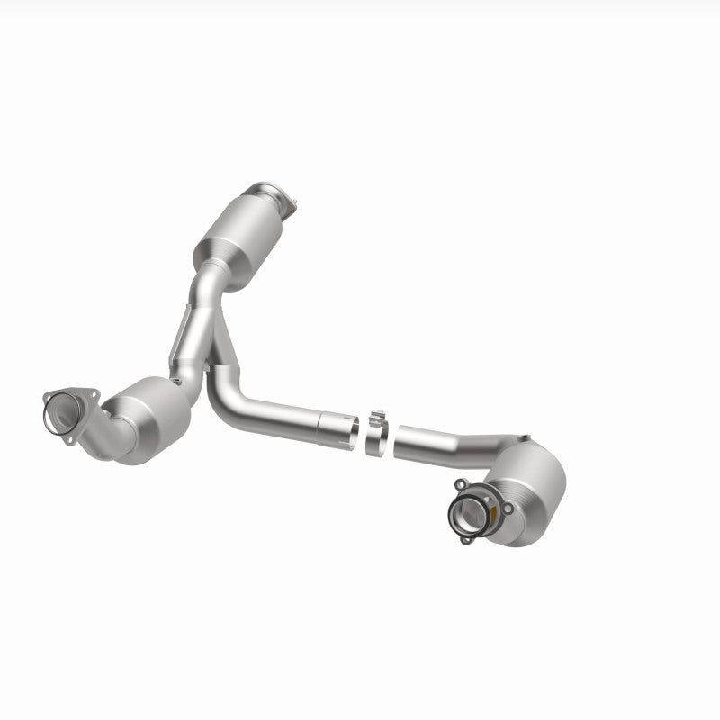 MagnaFlow 2021 Chevrolet Express 2500 4.3L Underbody Direct-Fit Catalytic Converter Magnaflow