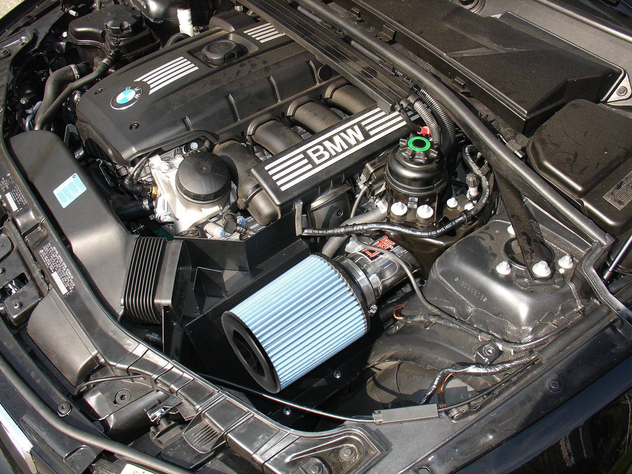 Injen SP Short Ram Cold Air Intake System Black 2006-2013 BMW 128i 325i 328i 330i - SP1121BLK