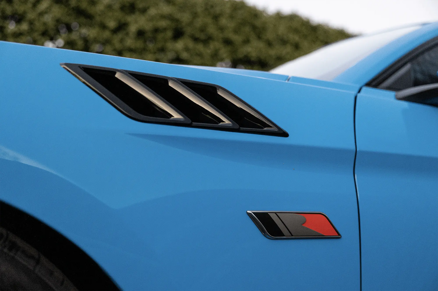 Roush 2015-2023 Roush Mustang Fender Vent Heat Extractors - Gloss Black Roush