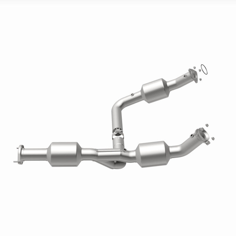 Magnaflow 18-20 Chevrolet Express 2500 Single Underbody 4.3L Direct Fit Catalytic Converter Magnaflow