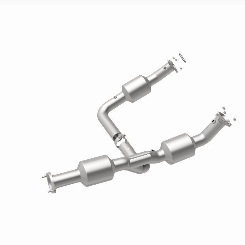 Magnaflow 18-20 Chevrolet Express 2500 Single Underbody 4.3L Direct Fit Catalytic Converter Magnaflow
