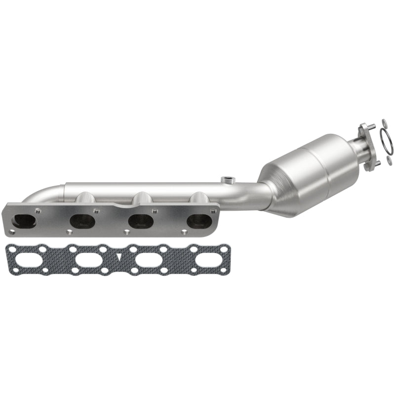 MagnaFlow Direct-Fit SS Catalytic Converter 04-06 Nissan Titan 5.6L V8 (California) Magnaflow