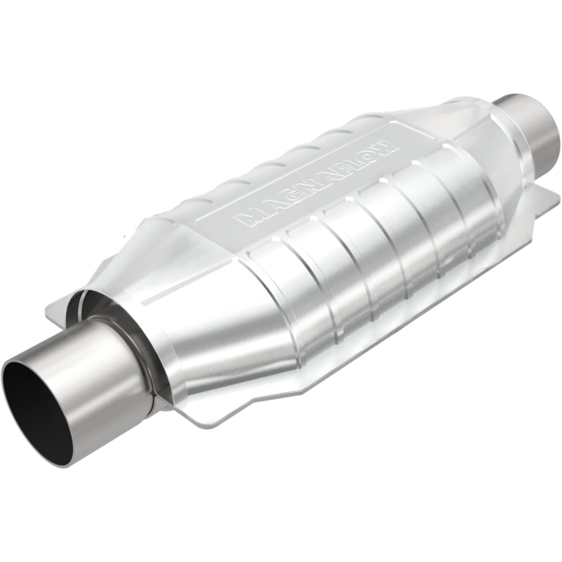 MagnaFlow Conv Univ 2.25in Inlet/Outlet Center/Center Oval 12in Body L x 6.5in W x 16in Overall L Magnaflow