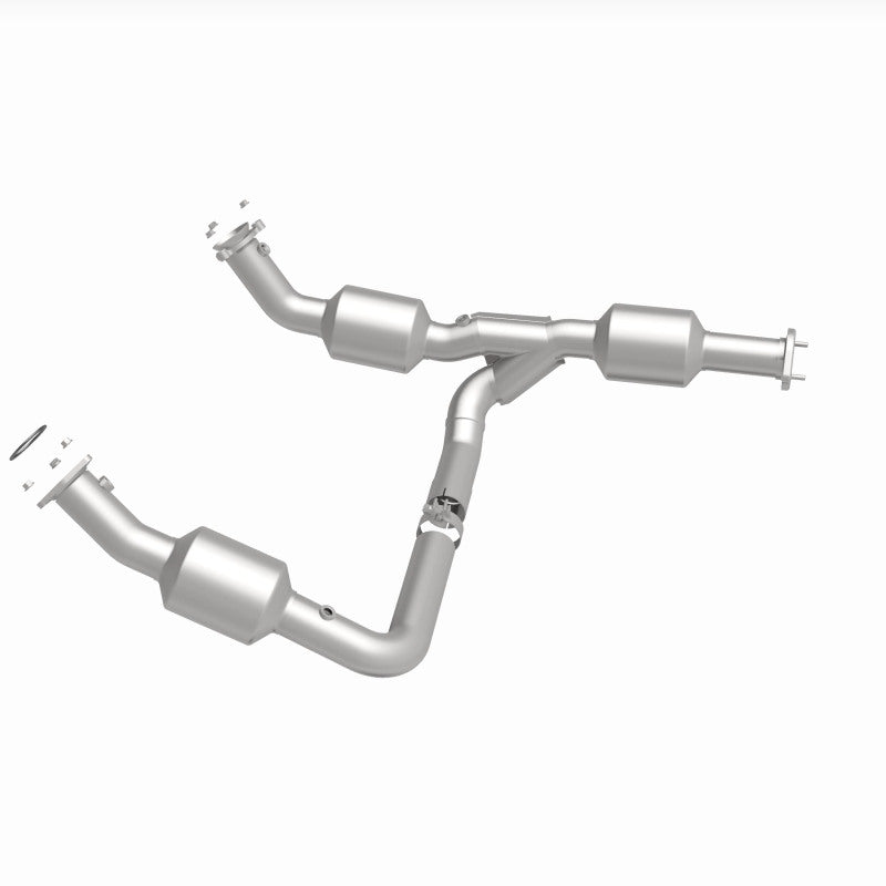 Magnaflow 18-20 Chevrolet Express 2500 Single Underbody 4.3L Direct Fit Catalytic Converter Magnaflow