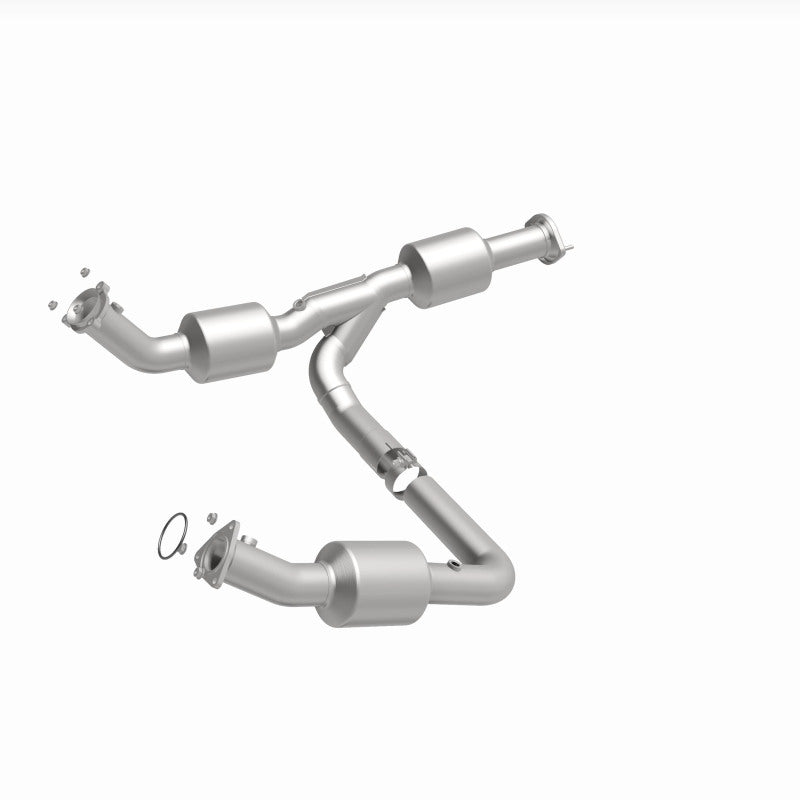 Magnaflow 18-20 Chevrolet Express 2500 Single Underbody 4.3L Direct Fit Catalytic Converter Magnaflow