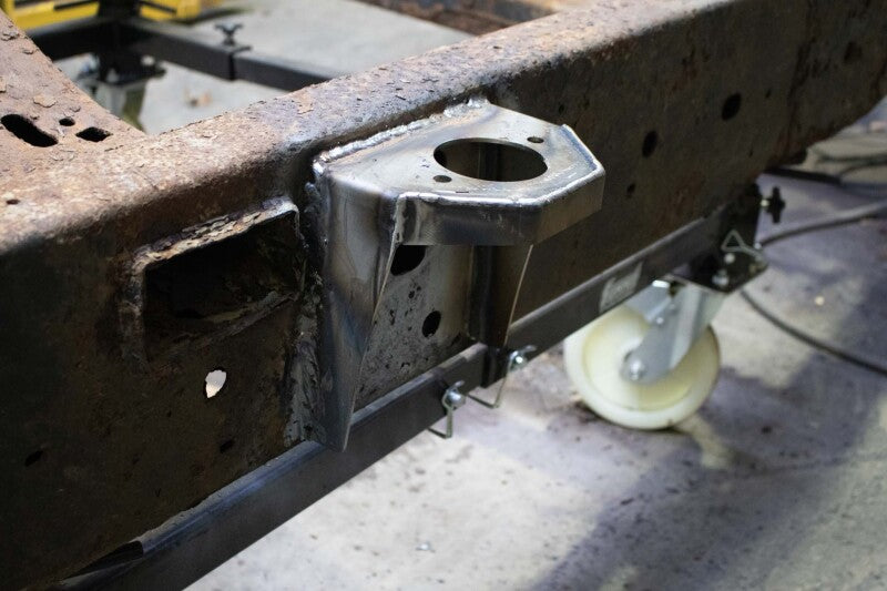 Rust Buster Center Cab Mount for 2004-2008 Ford F-150 SuperCab/Crew Cab - RB7077