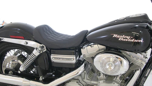 Mustang 76704 Wide Tripper Solo Seat Black Diamond Stitch for Harley Dyna 2006-2017