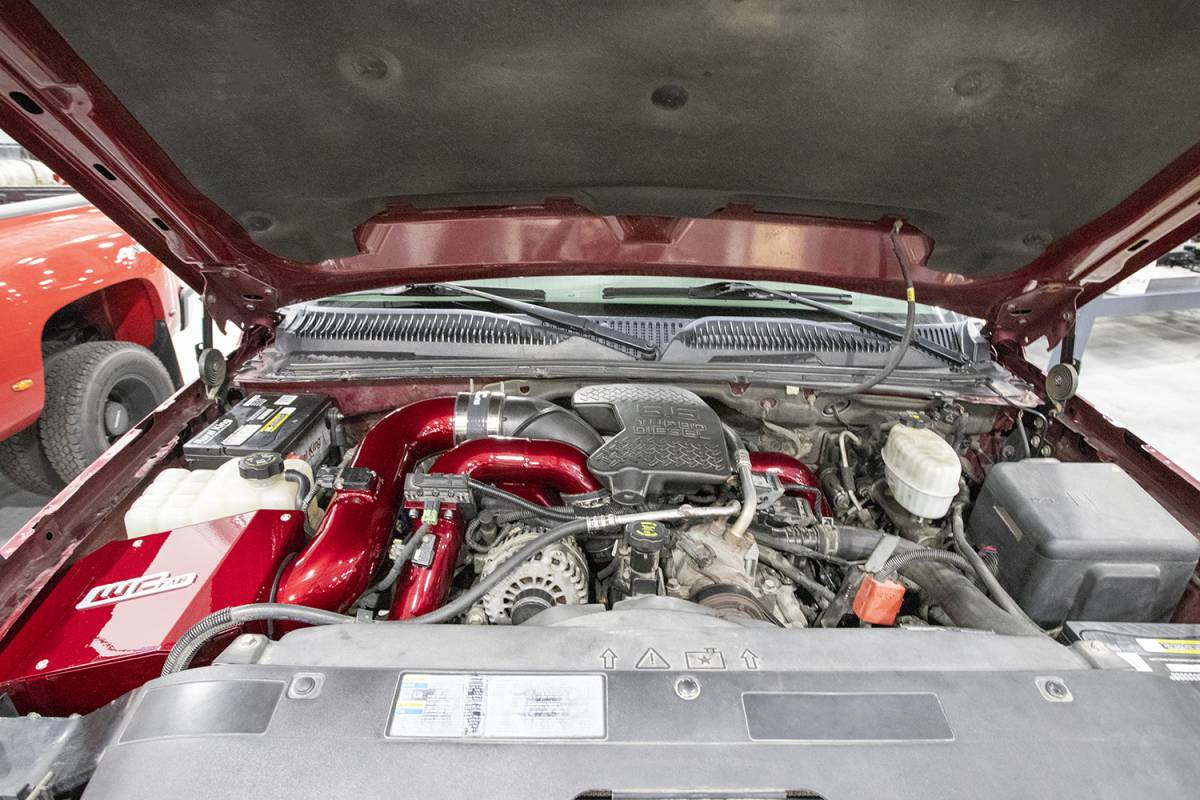Wehrli WCF100163-BR 3 inch Y-bridge kit Bengal red LBZ Duramax high flow intake installed on truck