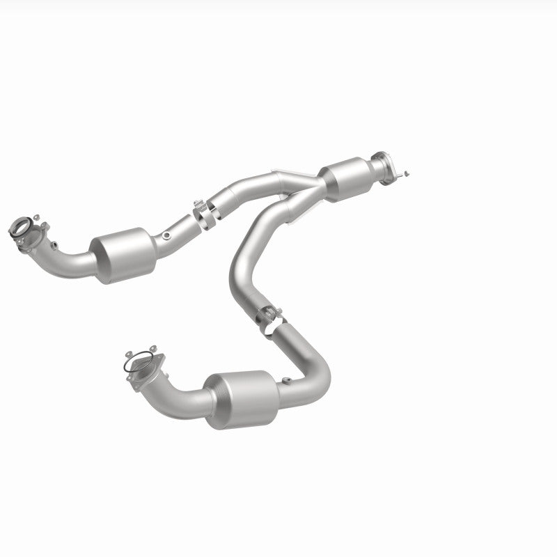 Magnaflow 12-20 Chevrolet Express 4500 Underbody 6.0L Direct Fit Catalytic Converter Magnaflow