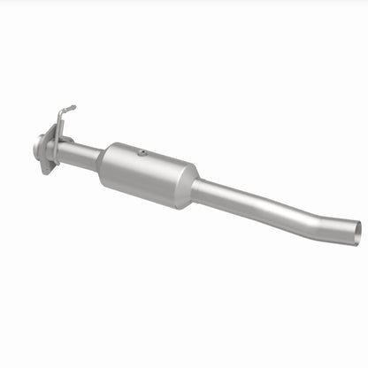 MagnaFlow 16-19 Ford F-650 V10 6.8L Underbody Direct Fit Catalytic Converter Magnaflow