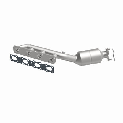 MagnaFlow Direct-Fit SS Catalytic Converter 04-06 Nissan Titan 5.6L V8 (California) Magnaflow