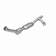 Load image into Gallery viewer, MagnaFlow Conv DF 99-00 Ford Trucks 5.4L