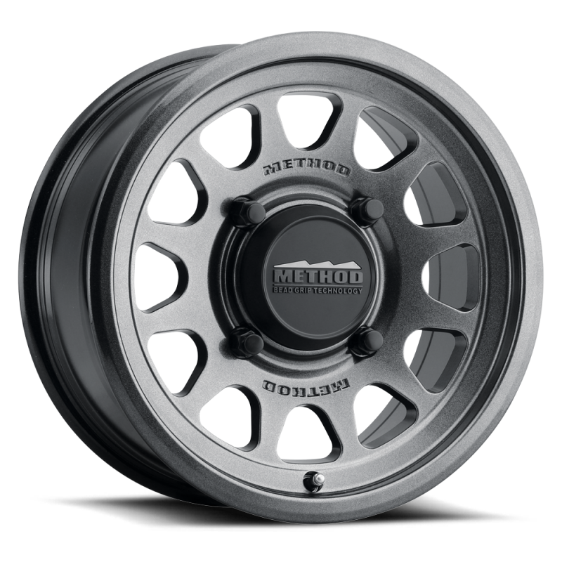 Method MR414 Bead Grip 15x7 / 5+2/38mm Offset / 5x4.5 / 76mm CB Graphite Wheel Method Wheels