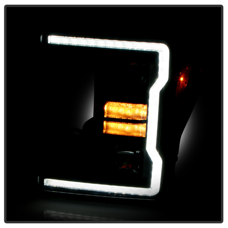 Spyder Signature 20-22 Ford F250/F350 (Halogen) Proj. Headlights - Black (PRO-YD-FS20HALSI-SEQ-BK) SPYDER
