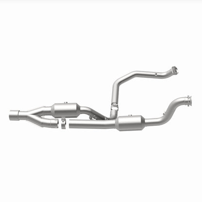 Magnaflow 14-18 2500 V8 6.4 OEM Underbody Direct Fit Converter Magnaflow