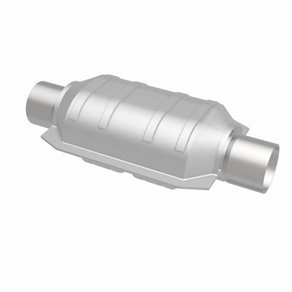 MagnaFlow Conv Univ 2.25 inch Inlet/Outlet Center/Center Oval (CA OBDII) Magnaflow