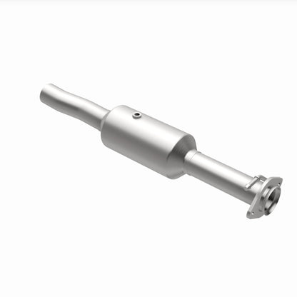 MagnaFlow 09-10 Ford F-550 Super Duty V10 6.8L Rear Underbody Direct Fit Catalytic Converter Magnaflow