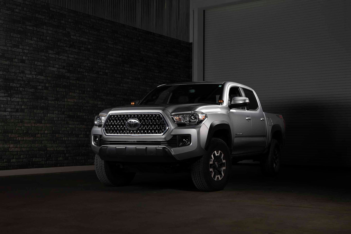 Morimoto 2Banger Ditch Light Kit: 16-23 Tacoma (HXB Yellow Flood Beam)