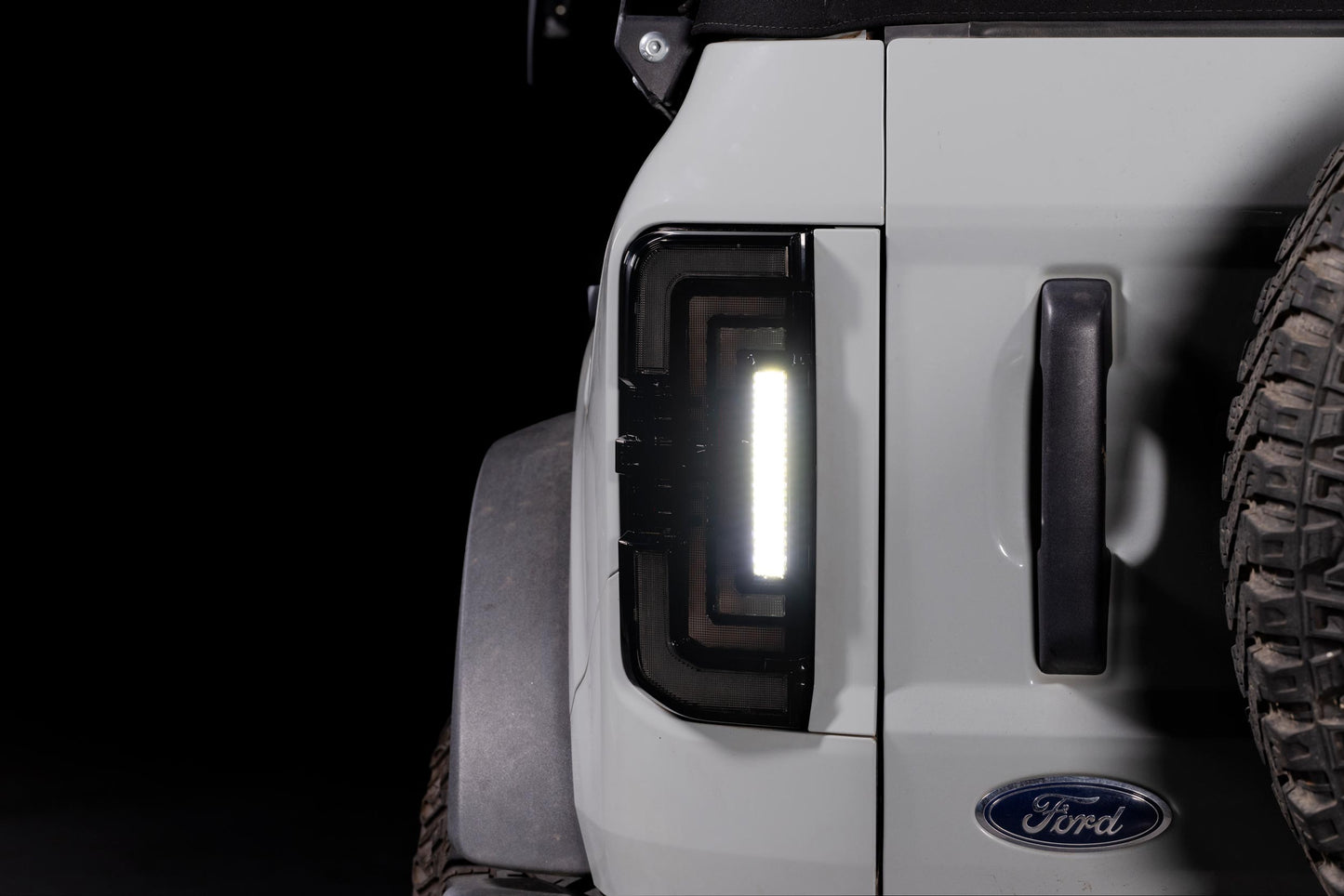 XB LED Tail Lights: Ford Bronco (21+ / Red Lens / Set)