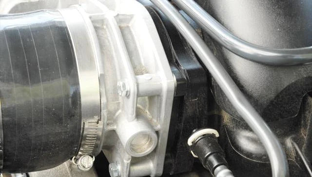 Volant Throttle Body Spacer For 2010-2015 Chevrolet Camaro SS 6.2L V8 - 725062