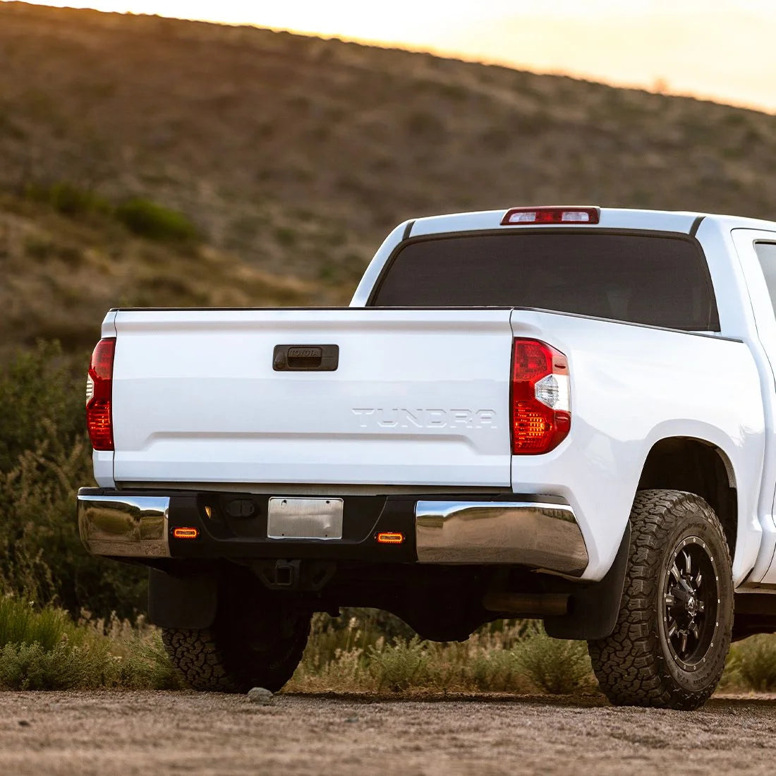 Rigid Industries SR-L Series Off-Road Spreader Pod 3 Wire Surface Mount with Amber Halo Pair - 53123 Rigid Industries