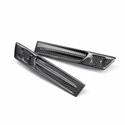 Seibon FDL0910NSGTR Carbon Fiber Fender Ducts with Logo for 2009–2014 Nissan GT-R