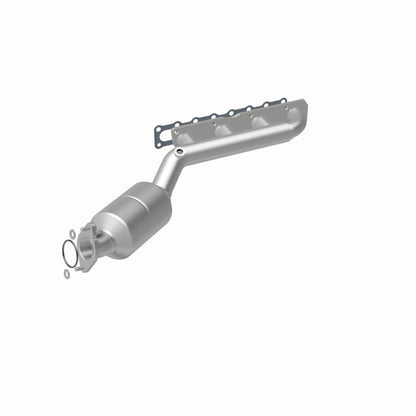 MagnaFlow Direct-Fit SS Catalytic Converter 04-06 Nissan Titan 5.6L V8 (California) Magnaflow