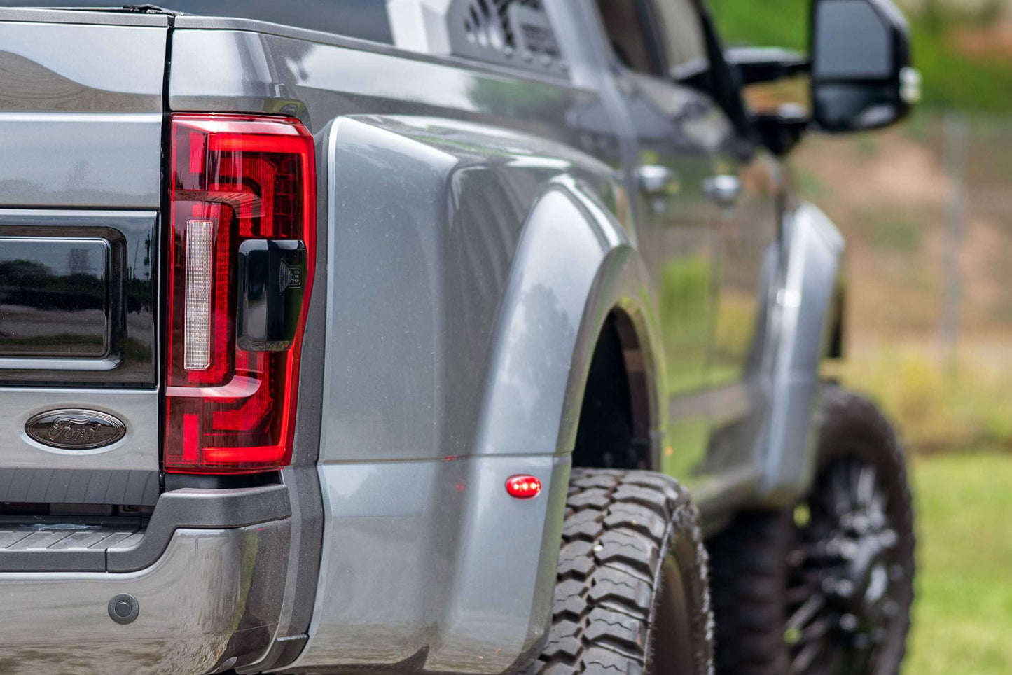 17-19 Ford Super Duty White DRL Heads and Red Tails