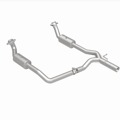 Magnaflow 09-13 Ford E-350 Super Duty V10 6.8 OEM Underbody Direct Fit Catalytic Converter Magnaflow