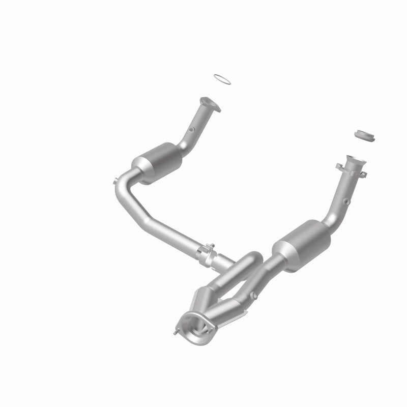 MagnaFlow Conv Direct Fit OEM 2005 GMC Sierra/Chevrolet Silverado 1500/Cadillac Escalade Underbody Magnaflow