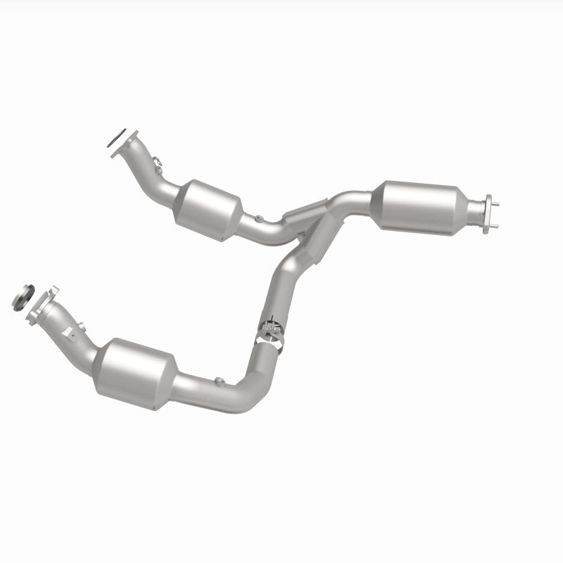 MagnaFlow 2021 Chevrolet Express 2500 4.3L Underbody Direct-Fit Catalytic Converter Magnaflow