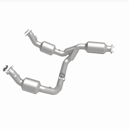 MagnaFlow 2021 Chevrolet Express 2500 4.3L Underbody Direct-Fit Catalytic Converter Magnaflow
