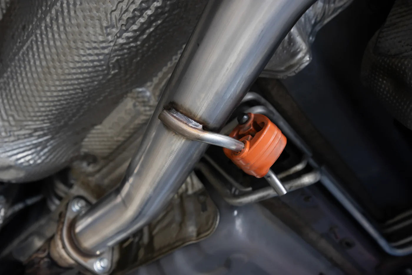 MBRP 3-Inch Cat-Back Exhaust | Street Profile | Dual Rear Exit | T304 Stainless Steel with Carbon Fiber Tips | Dodge Durango 5.7L V8 | S51073CF