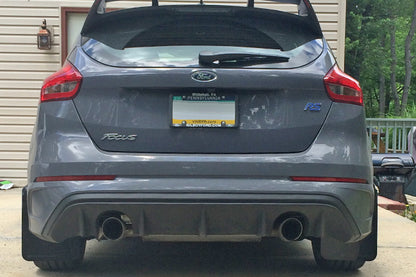 2016 Ford Focus RS with Rally Armor Black UR Mud Flaps – Grey Logo – MF27-UR-BLK/GRY