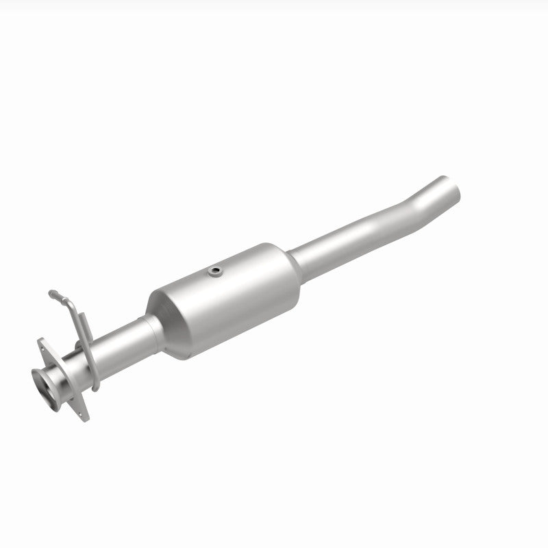 MagnaFlow 16-19 Ford F-650 V10 6.8L Underbody Direct Fit Catalytic Converter Magnaflow