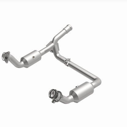 Magnaflow 19-20 GMC Sierra 1500 Single Underbody 4.3L/5.3L Direct Fit Catalytic Converter Magnaflow