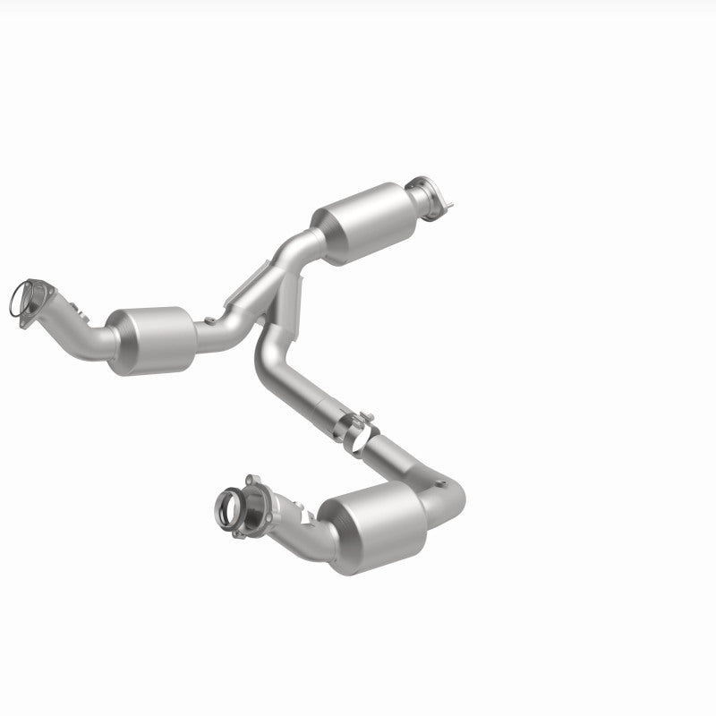 MagnaFlow 2021 Chevrolet Express 2500 4.3L Underbody Direct-Fit Catalytic Converter Magnaflow
