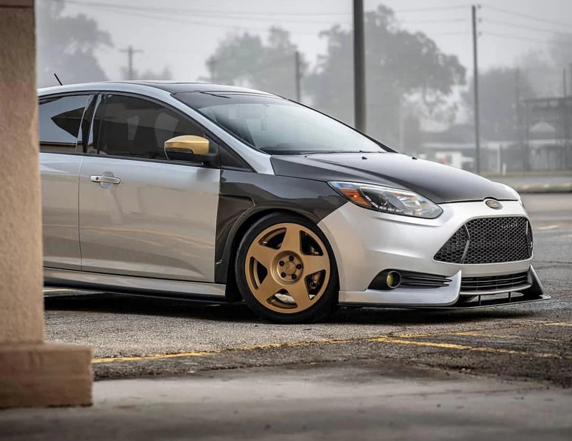 Anderson Composites 16-18 Ford Focus RS Carbon Fiber Fenders AC-FF16FDFO-GR