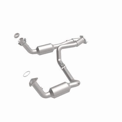 MagnaFlow Conv Direct Fit OEM 2005 GMC Sierra/Chevrolet Silverado 1500/Cadillac Escalade Underbody Magnaflow