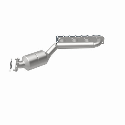MagnaFlow Direct-Fit SS Catalytic Converter 04-06 Nissan Titan 5.6L V8 (California) Magnaflow