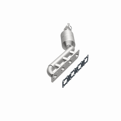MagnaFlow Direct-Fit SS Catalytic Converter 04-06 Nissan Titan 5.6L V8 (California) Magnaflow