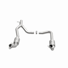 Load image into Gallery viewer, Magnaflow Conv DF 2009-2014 E-150 4.6 L Underbody