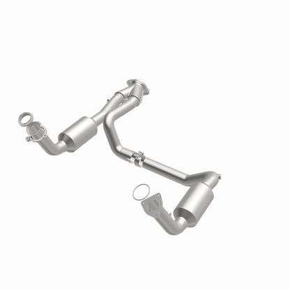 MagnaFlow Conv Direct Fit OEM 2005 GMC Sierra/Chevrolet Silverado 1500/Cadillac Escalade Underbody Magnaflow