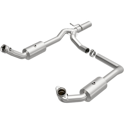 Magnaflow 09-13 Ford E-350 Super Duty V10 6.8 OEM Underbody Direct Fit Catalytic Converter Magnaflow