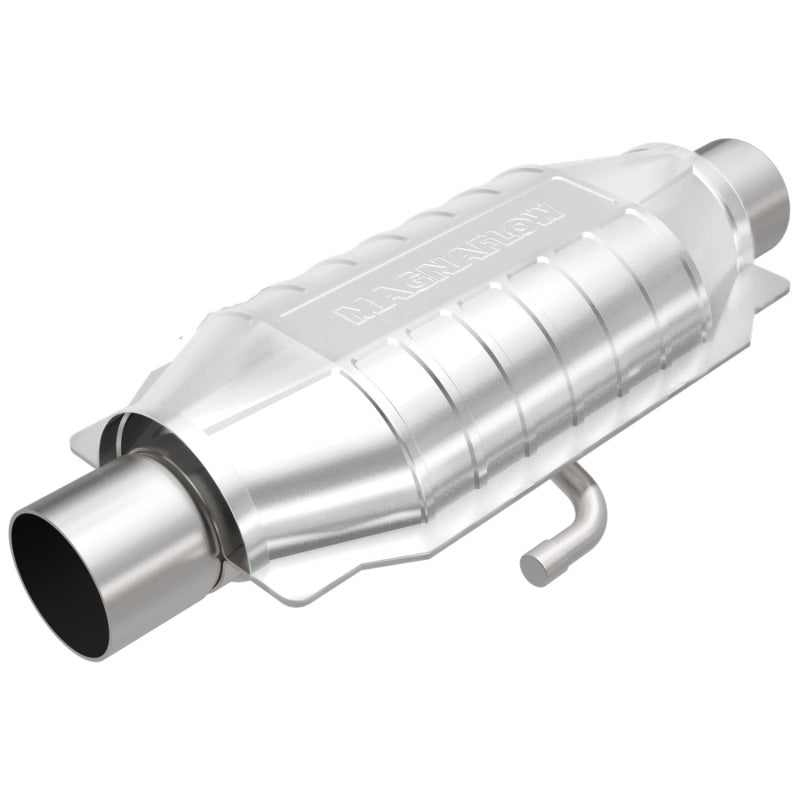 MagnaFlow Conv Universal 2.25in Inlet/Outlet Center/Center Oval Magnaflow