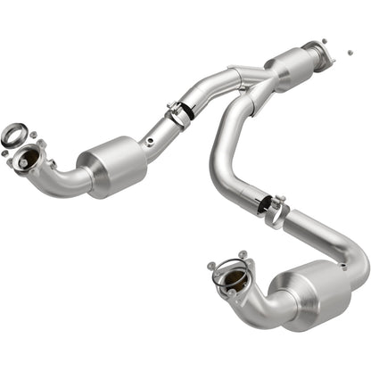 Magnaflow 12-20 Chevrolet Express 4500 Underbody 6.0L Direct Fit Catalytic Converter Magnaflow